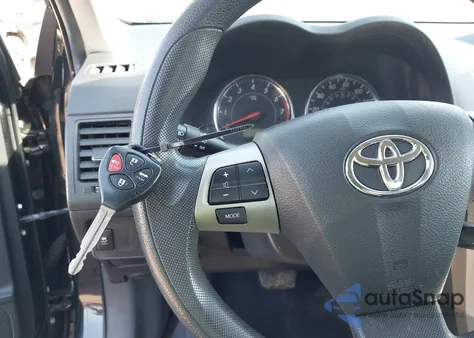 2013 Toyota Corolla S z USA, uszkodzony, nr VIN 2T1BU4EE1DC102945